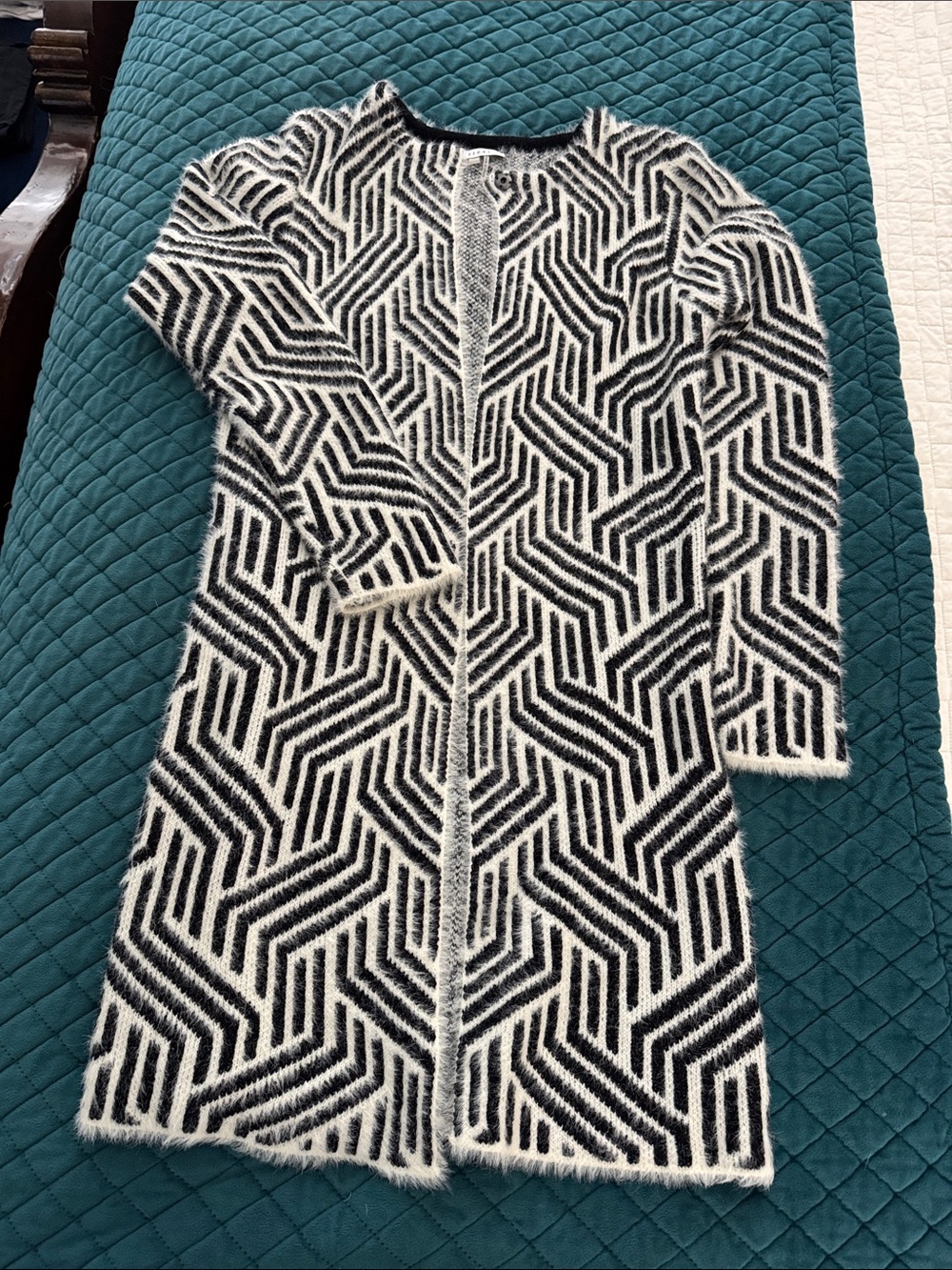Sioni Black & White Geometric Long Sleeve Coat Dress